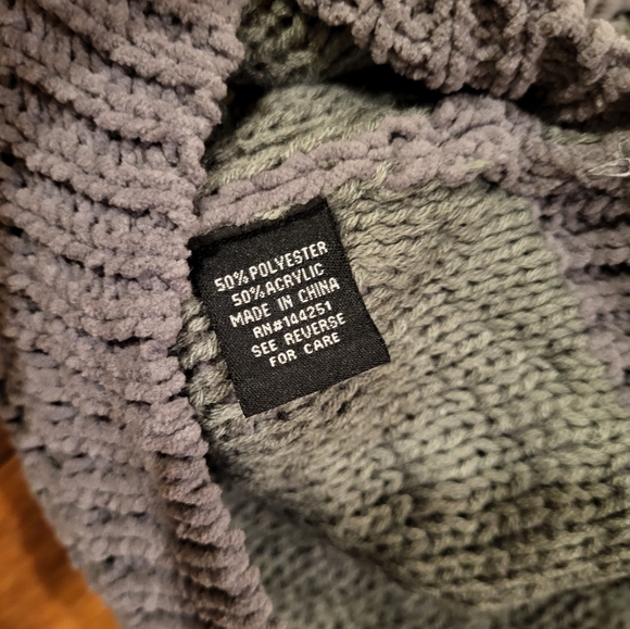 (NWT) Moon & Madison knit sweater - Picture 5 of 5